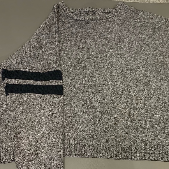 Brandy Melville Grey Sweater - Picture 4 of 5